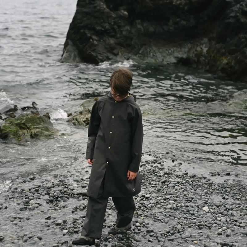 Balmacaan Raincoat - Obsidian